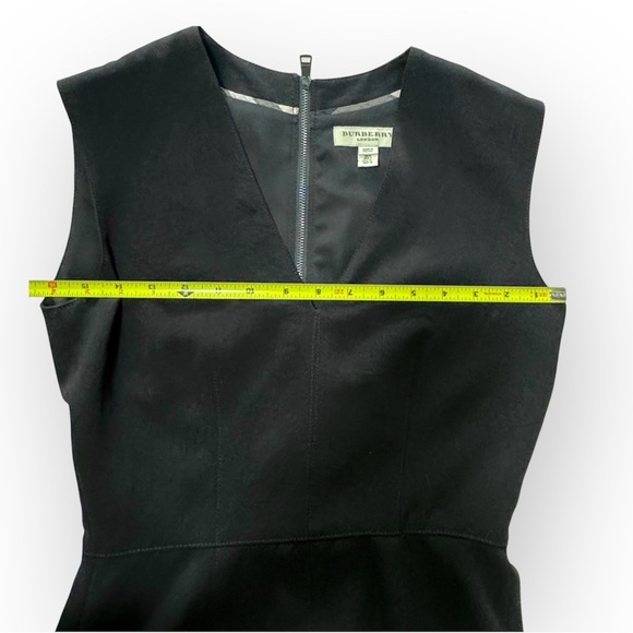 Burberry London Crepe V-Neck
Sleeveless Little Black Dress midi Sexy Size 8 - Picture 8 of 15